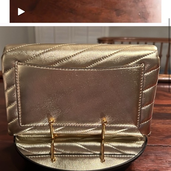 TORY BURCH Kira Chevron Chain Wallet Gold - Picture 9 of 9